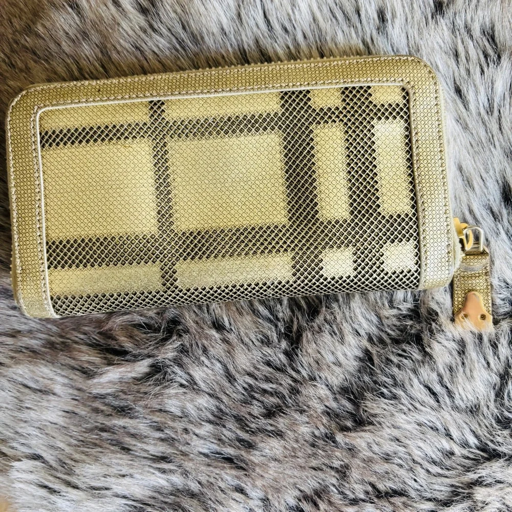 Auth.Burberry Continental Zippy Wallet  Metallic Gold Interior Large Check Clean - Picture 2 of 5